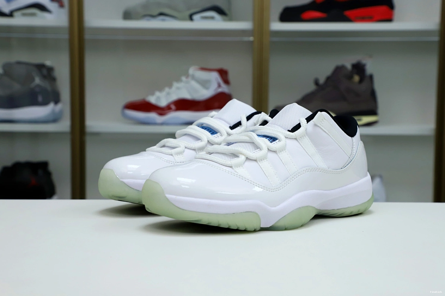 LOW LEGEND BLUE JORDAN 11 RETRO AIR 0831